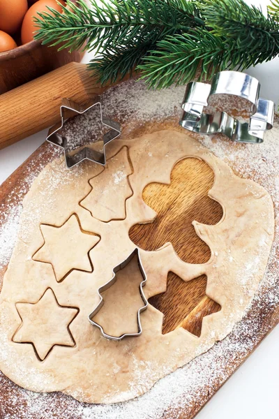 Cuocere biscotti di Natale e pan di zenzero — Foto Stock