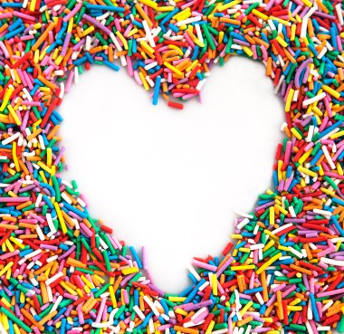 kalp şeklinde pasta dekorasyon