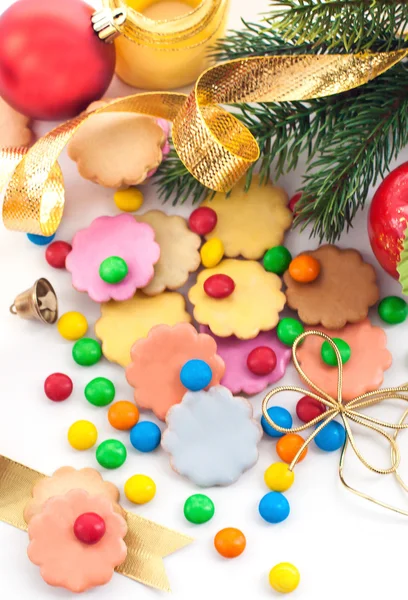 カラフルなクリスマスのクッキー、キャンディー — ストック写真