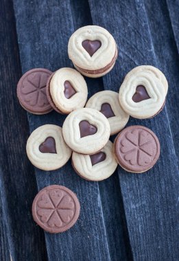 kalp şeklinde Çikolata dolgulu kurabiye dışarı kesme