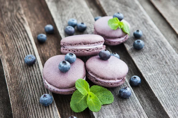 Violet Fransız macarons blueberry ve nane ile