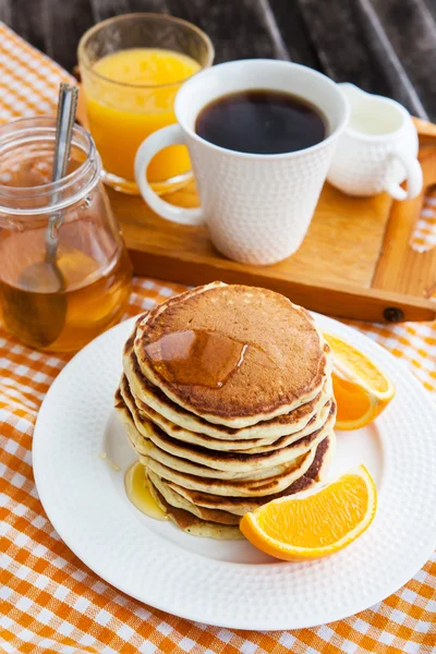 Breakfast with pancakes — Stock Photo, Image