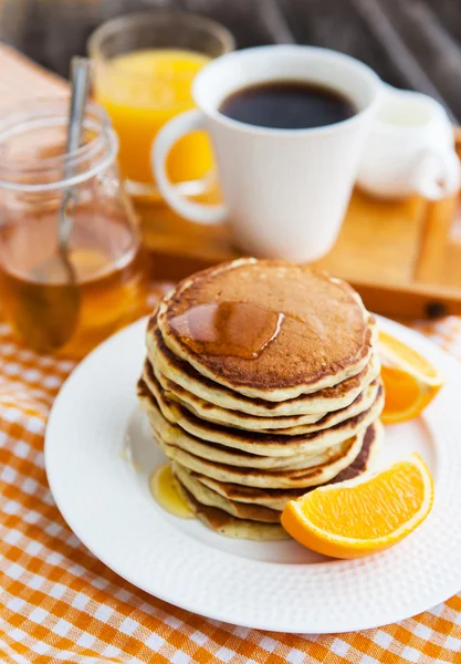 Breakfast with pancakes — Stock Photo, Image