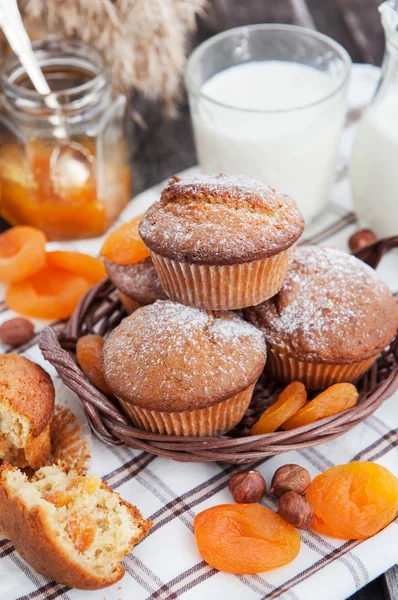 Fresh homemade apricot muffins — Stock Photo, Image