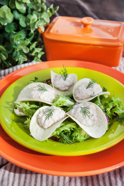 Herring creamy pate on potato chips — Stock Photo, Image