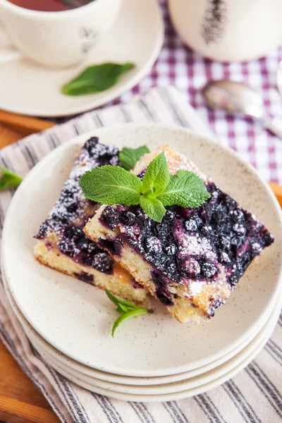 Porção de bolo de mirtilo caseiro fresco — Fotografia de Stock