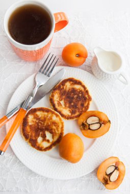 Süzme peynirli krep.