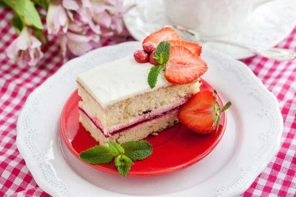 Piece of  strawberry cake — Stock Photo, Image