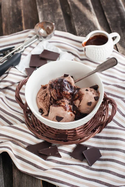 ไอศกรีมช็อคโกแลต — ภาพถ่ายสต็อก