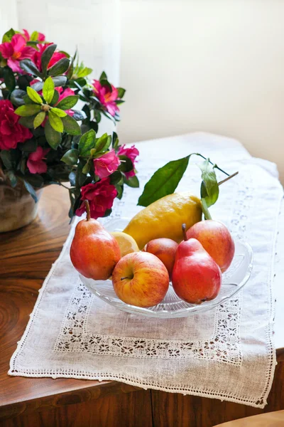 Plate of fruits on the table — Stock Photo, Image