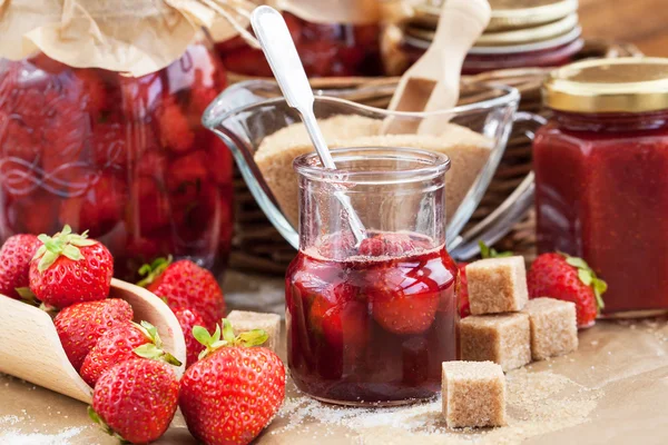 Homemade strawberry jam — Stock Photo, Image