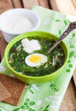 yumurta ile soğuk kuzukulağı çorbası