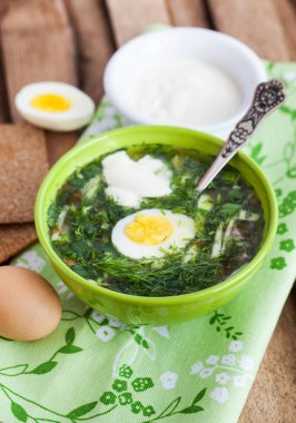 yumurta ile soğuk kuzukulağı çorbası