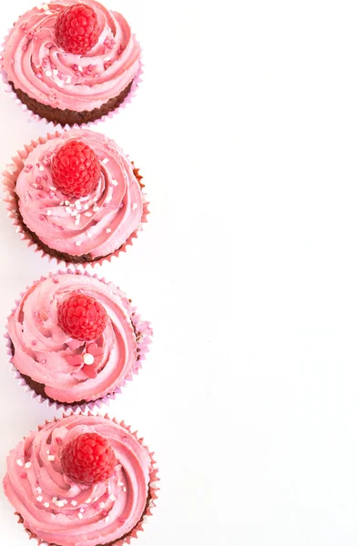 Leckere Himbeer-Cupcakes — Stockfoto