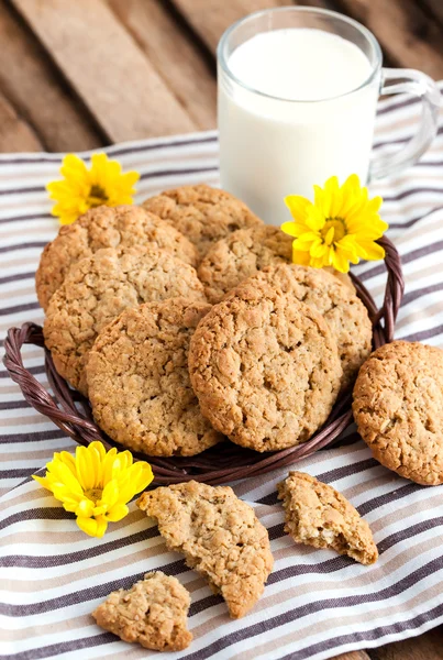 Homemade oatmeal peanut butter cookies — Stock Photo, Image
