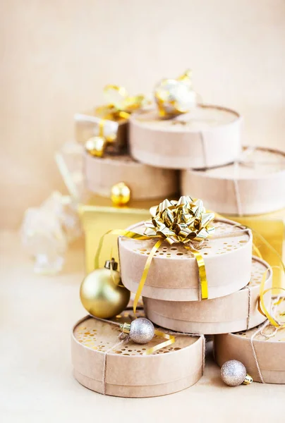 Christmas New Year Kraft Gift Boxes Gold Holiday Balls Bokeh — Stock Photo, Image