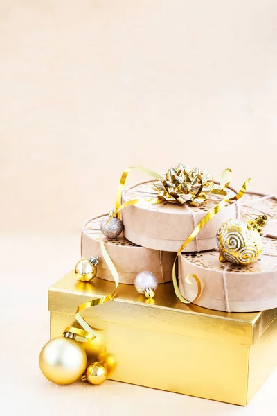 Christmas New Year Kraft Gift Boxes Gold Holiday Balls Bokeh — Stock Photo, Image
