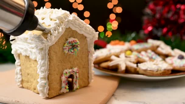 Primer Plano Decoración Casera Hecha Galleta Casa Jengibre Navidad Con — Vídeos de Stock