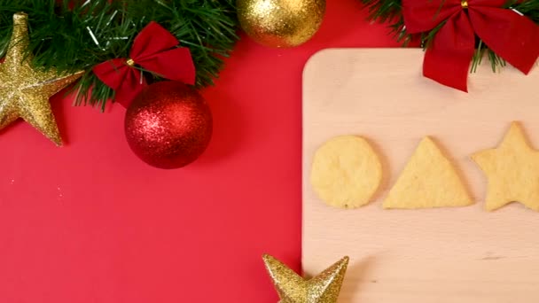 Close Biscoitos Gengibre Natal Jogo Lulas Biscoitos Doces Dalgona Mesa — Vídeo de Stock