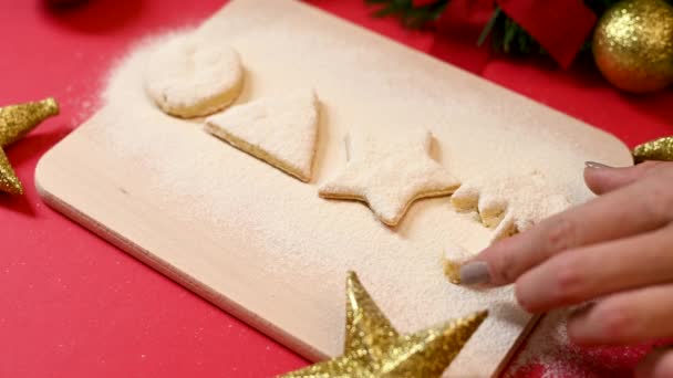 Tomando Una Galleta Jengibre Calamar Juego Dalgona Dulces Formas Para — Vídeo de stock