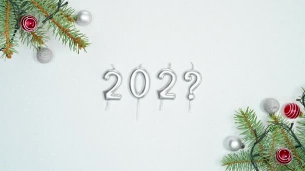圣诞安排与闪烁的灯和冷杉树枝和202 新年的电话号码 停止运动 — 图库视频影像