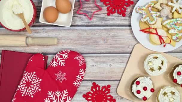 Karácsonyi Sütik Hozzávalók Sütéshez Jelennek Meg Asztalon Állj Meg — Stock videók