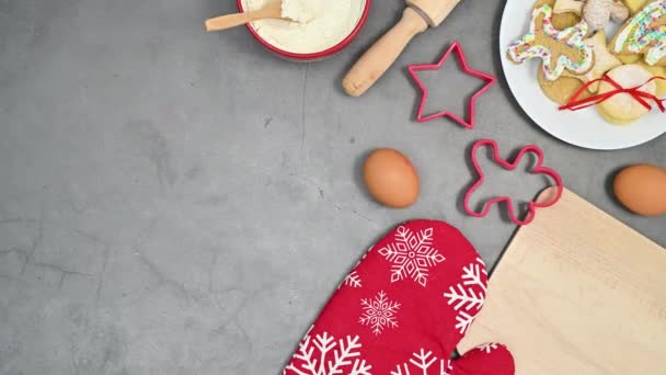 Livre Rouge Ouvert Apparaissent Sur Table Avec Des Biscuits Noël — Video