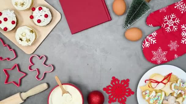 由烘烤配料和甜圣诞饼干制成的圣诞框架 停止运动 — 图库视频影像