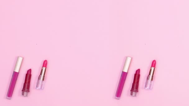 Los Lápices Labiales Aparecen Tema Rosa Pastel Detener Movimiento — Vídeos de Stock