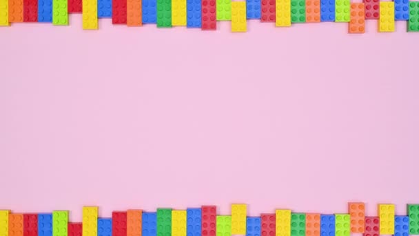 Coloridos Ladrillos Plástico Para Los Juguetes Los Niños Mueven Parte — Vídeos de Stock