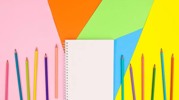 Colorful Copy Space Background Ope Notebook Colorful Pencils Flat Lay — ストック写真