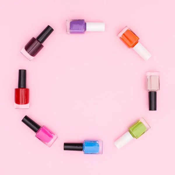 Colorful Nail Polish Bottles Oin Circle Make Copy Space Frame — Stockfoto
