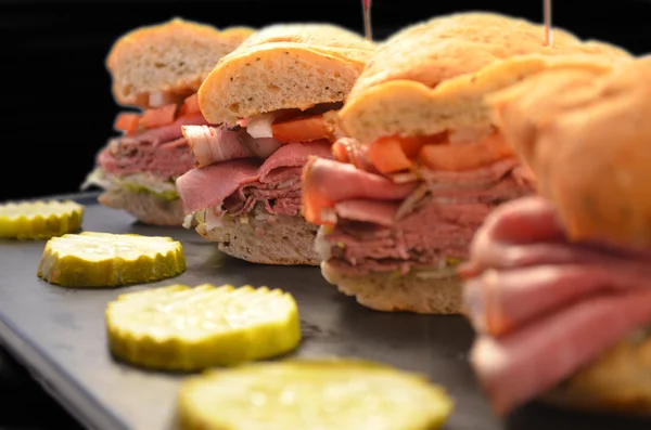 Kızarmış biftek sandviç — Stok fotoğraf
