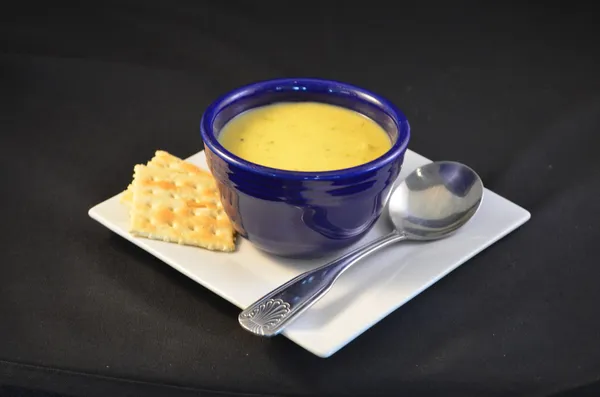 Soup and Crackers — Stock Photo, Image