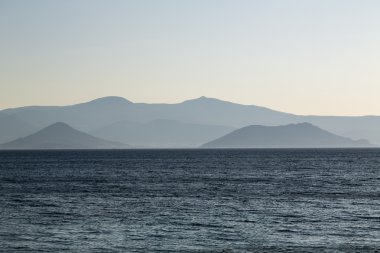 soluk dağ zincirlerinde mavi okyanus