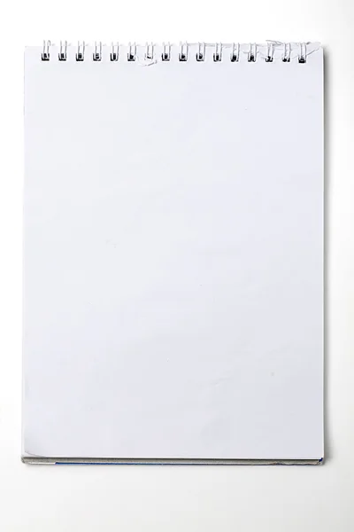Gebruikte lege nota boek met ringband geïsoleerd op wit — Stockfoto