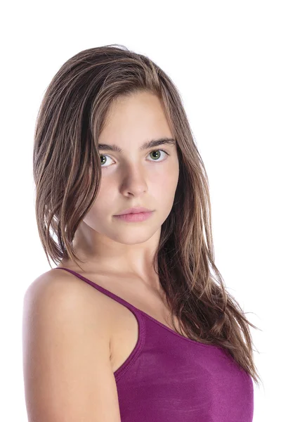 Retrato de una adolescente con el pelo castaño largo, aislado en — Foto de Stock