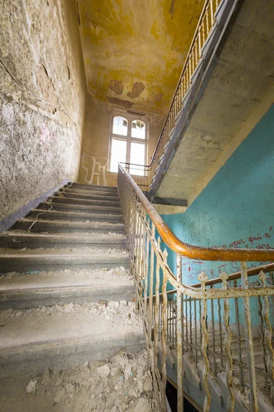 Fish eye shoot of a very old ruinous staircase — Stock Photo, Image