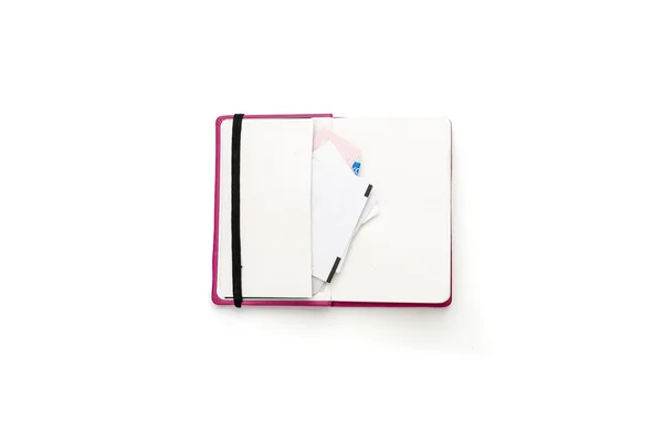 Lege open dagboek met zijvak en stukjes papier, geïsoleerde o — Stockfoto