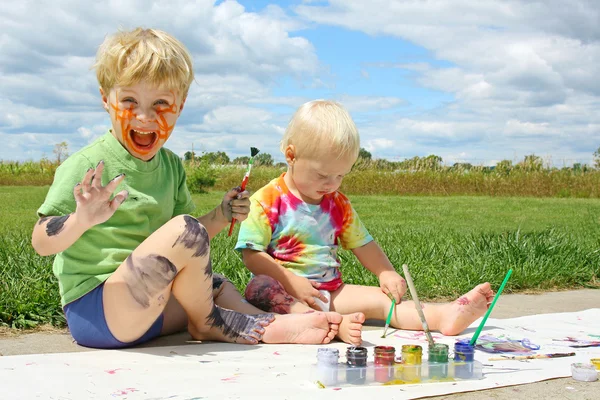 Crianças bagunçadas Pintura — Fotografia de Stock