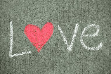 kalbi olan kelime aşk