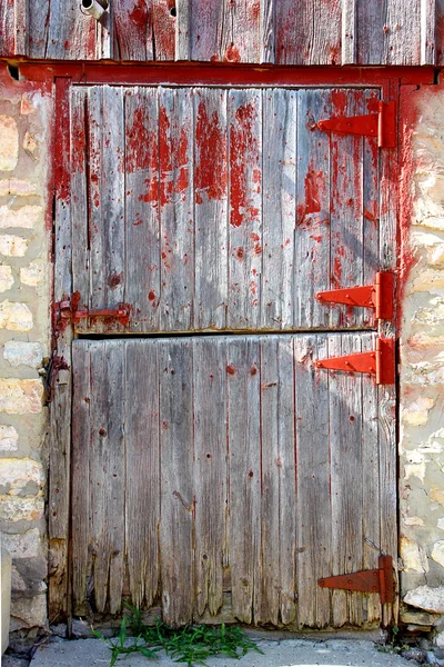 古い木造の納屋の扉 — ストック写真