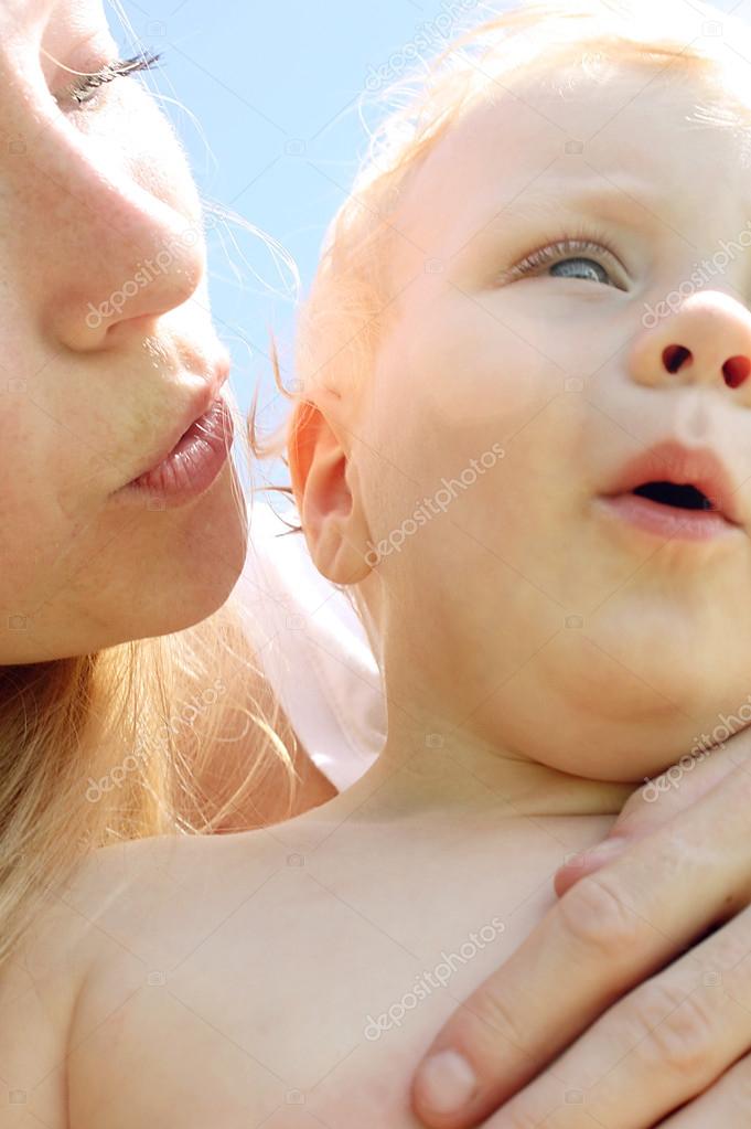 Resultado de imagen para madre silabando con su bebe