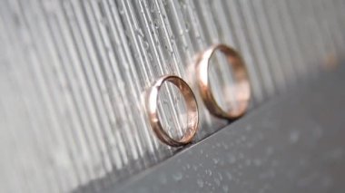 Evlilik yüzükleri.