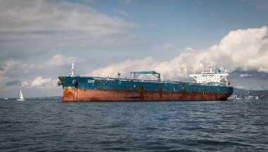 Denizde boş tanker