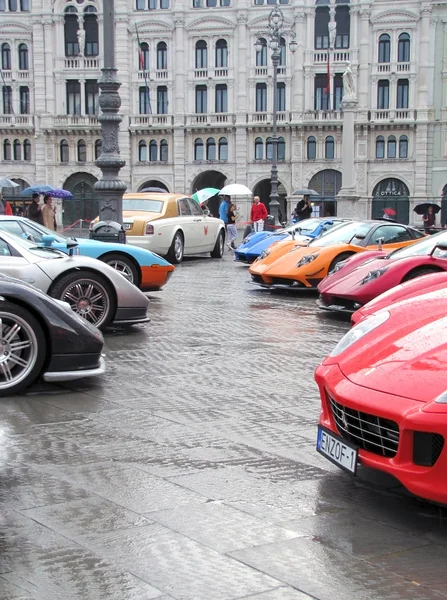 Международный ралли суперспортивных автомобилей в Триесте, Италия — стоковое фото