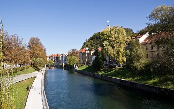 Fluss in Ljubljana — Stockfoto