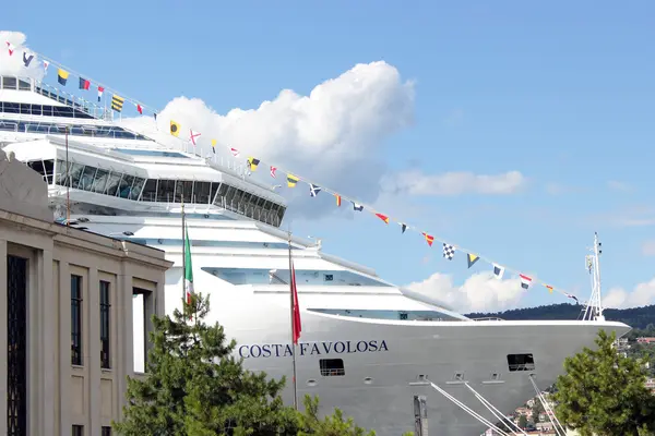 Inauguration of the cruise ship Costa Favolosa — Stock Photo, Image
