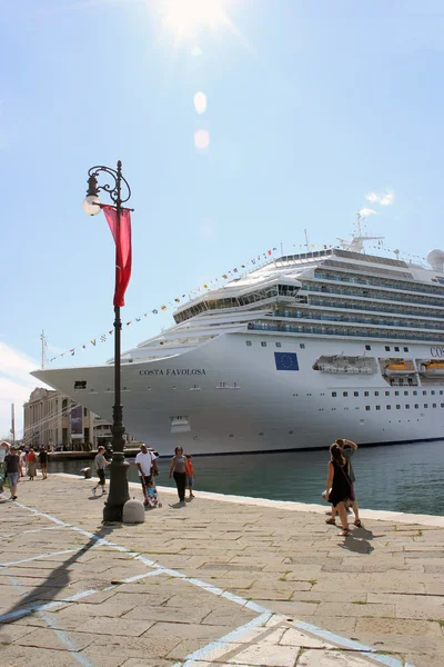 Inauguration of the cruise ship Costa Favolosa — Stock Photo, Image