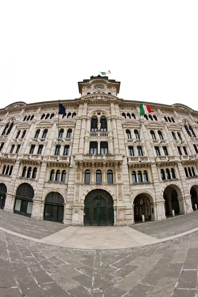 Ansicht der quadratischen Einheit "piazza unità" — Stockfoto